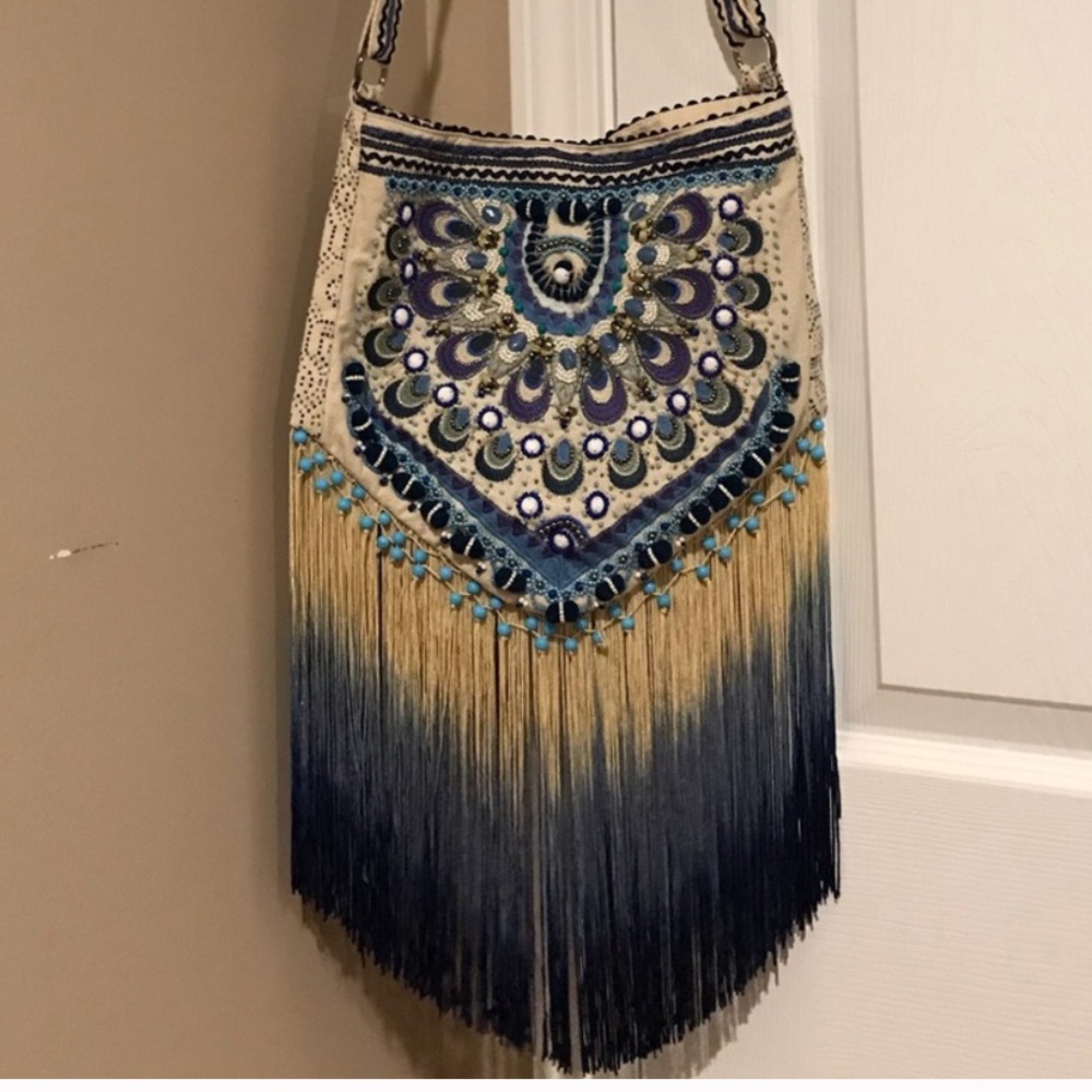 New Labellum Hillary Scott beaded purse!